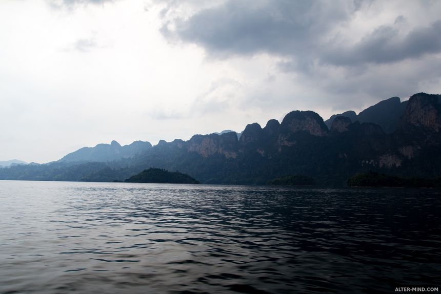 Виды озера Чео Лан
