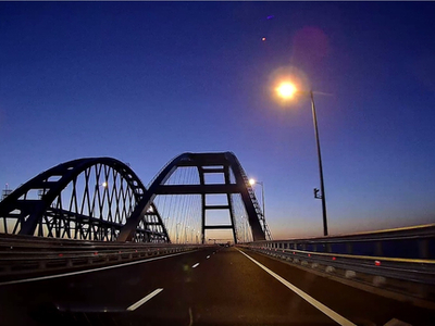 Судоходная арка Крымского моста